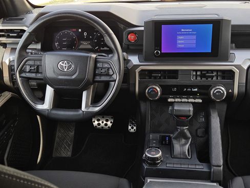 Used 2025 Toyota Tacoma TRD Sport AWD/4WD image 17