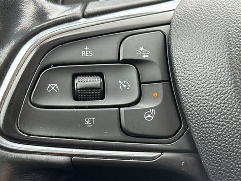 Used 2022 Buick Envision Essence w/ Sport Touring Package image 37