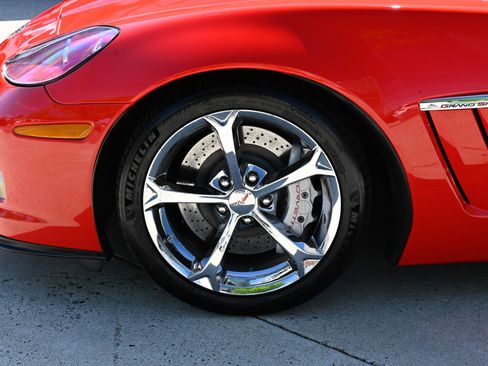 Used 2011 Chevrolet Corvette Grand Sport w/ Roof Package RWD image 9