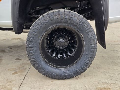 New 2025 GMC Sierra 3500 Denali Ultimate image 12