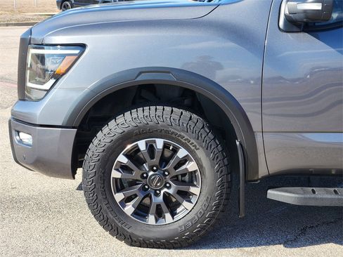 Used 2021 Nissan Titan PRO-4X w/ Pro-4x Convenience Package image 6