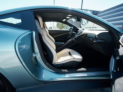 Used 2022 Ferrari Roma image 28