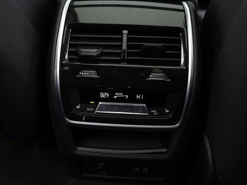 Used 2022 BMW X7 M50i w/ Dynamic Handling Package image 49