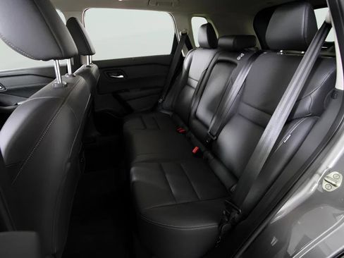 Used 2025 Nissan Rogue SL w/ Tech Package FWD image 16