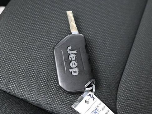 Used 2020 Jeep Gladiator Sport AWD/4WD image 23