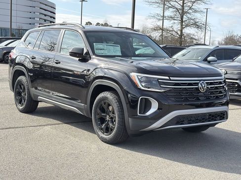 New 2026 Volkswagen Atlas Peak Edition image 7