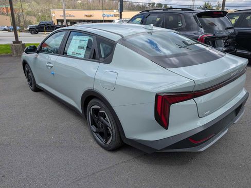 New 2026 Kia K4 EX FWD image 9
