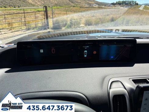 Used 2025 Ford Expedition Active AWD/4WD image 17