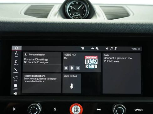 Certified 2025 Porsche Macan AWD/4WD image 17