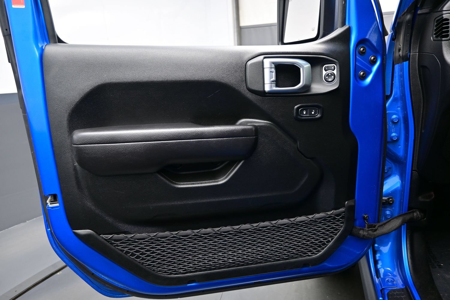 Used 2022 Jeep Wrangler Sport AWD/4WD image 12