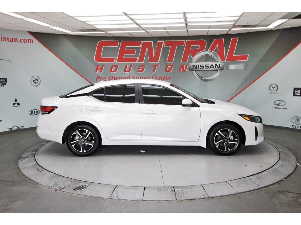 Certified 2025 Nissan Sentra SV FWD image 5