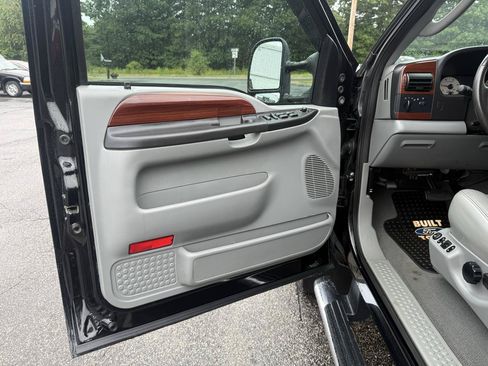 Used 2006 Ford F350 Lariat AWD/4WD image 35