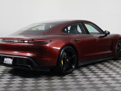 Used 2021 Porsche Taycan Turbo image 4