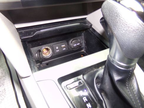 Used 2017 Hyundai Elantra SE FWD image 53