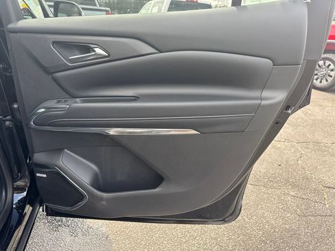 New 2026 Chevrolet Traverse High Country w/ LPO, Floor Liner Package FWD image 17