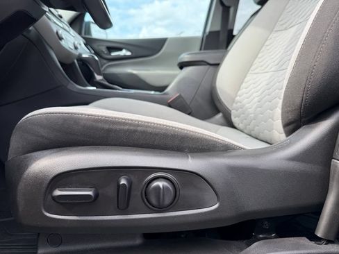 Used 2021 Chevrolet Equinox LT FWD image 10