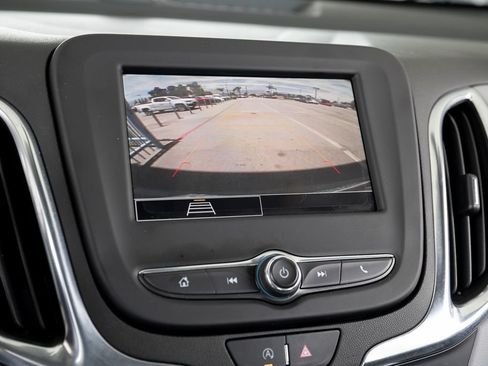Used 2022 Chevrolet Equinox LS FWD image 29