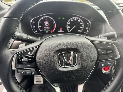 Used 2018 Honda Accord Sport image 15