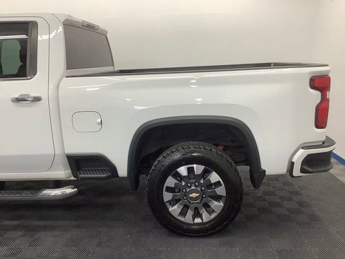 Used 2021 Chevrolet Silverado 2500 LT w/ Z71 Chrome Sport Edition AWD/4WD image 4