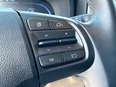 Used 2024 Hyundai Venue SEL image 33