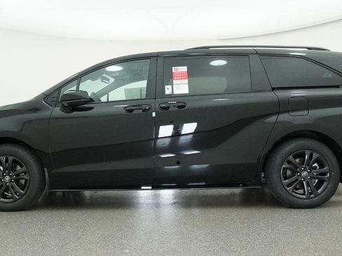 New 2026 Toyota Sienna XSE image 6