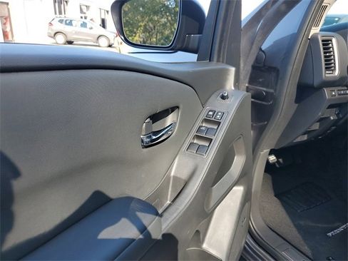 Certified 2024 Nissan Frontier SV w/ SV Convenience Package image 12