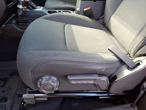 Used 2021 Jeep Wrangler Sport w/ Safety Group image 16