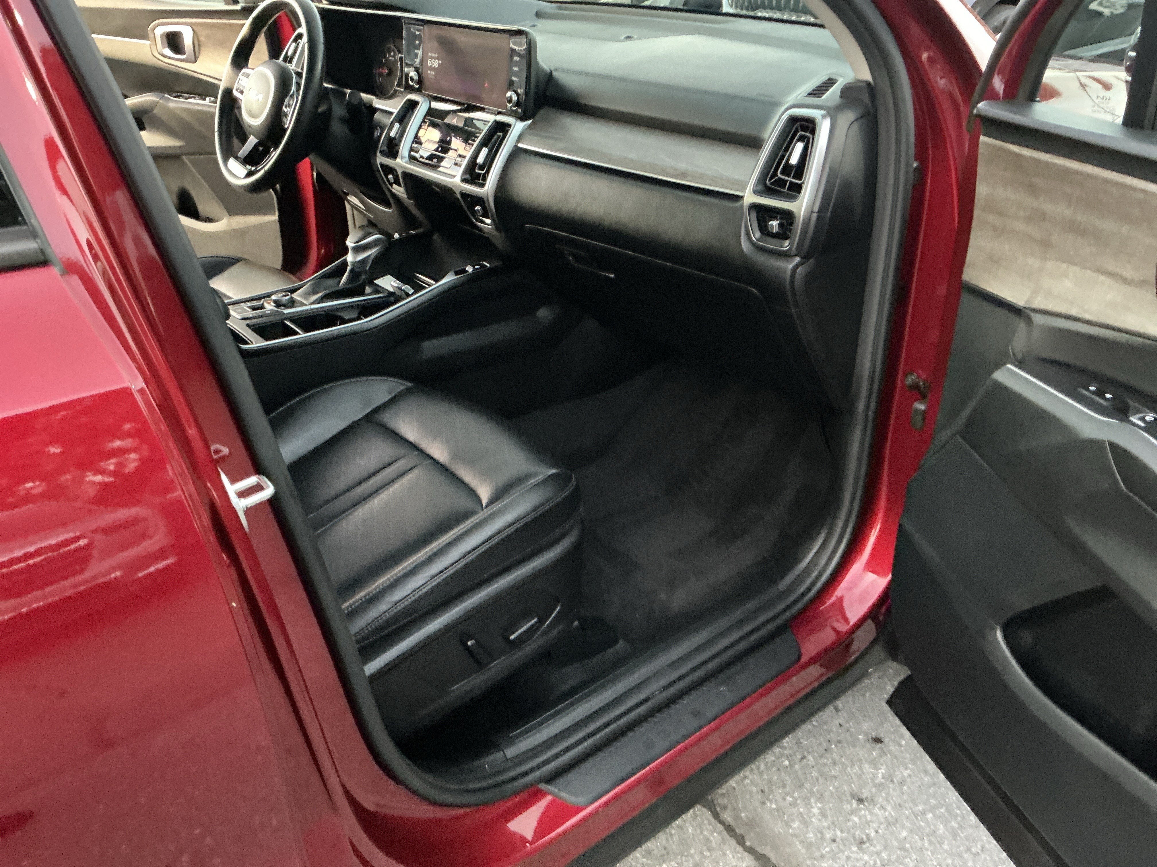 Certified 2023 Kia Sorento X-Line EX AWD/4WD image 38
