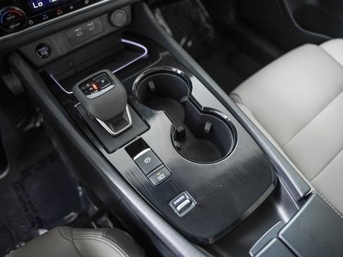 Used 2024 Nissan Rogue SL w/ SL Premium Package FWD image 18