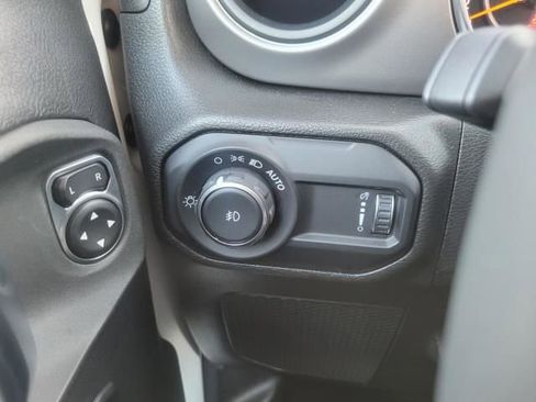 Used 2023 Jeep Wrangler Sport S image 27