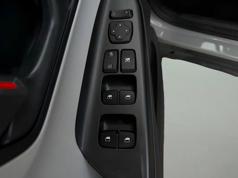 Used 2023 Hyundai Kona SE AWD/4WD image 17