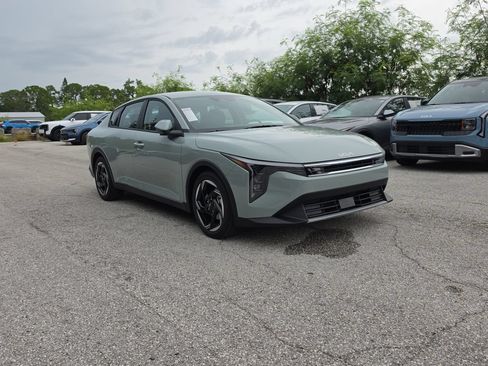 New 2026 Kia K4 EX FWD image 2