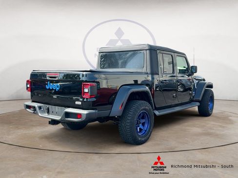 Used 2022 Jeep Gladiator Overland w/ Safety Group AWD/4WD image 3