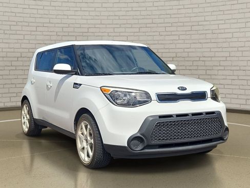 Used 2015 Kia Soul + w/ Audio Package FWD image 3