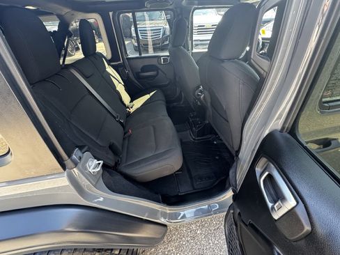 Used 2019 Jeep Wrangler Unlimited Sport S AWD/4WD image 16