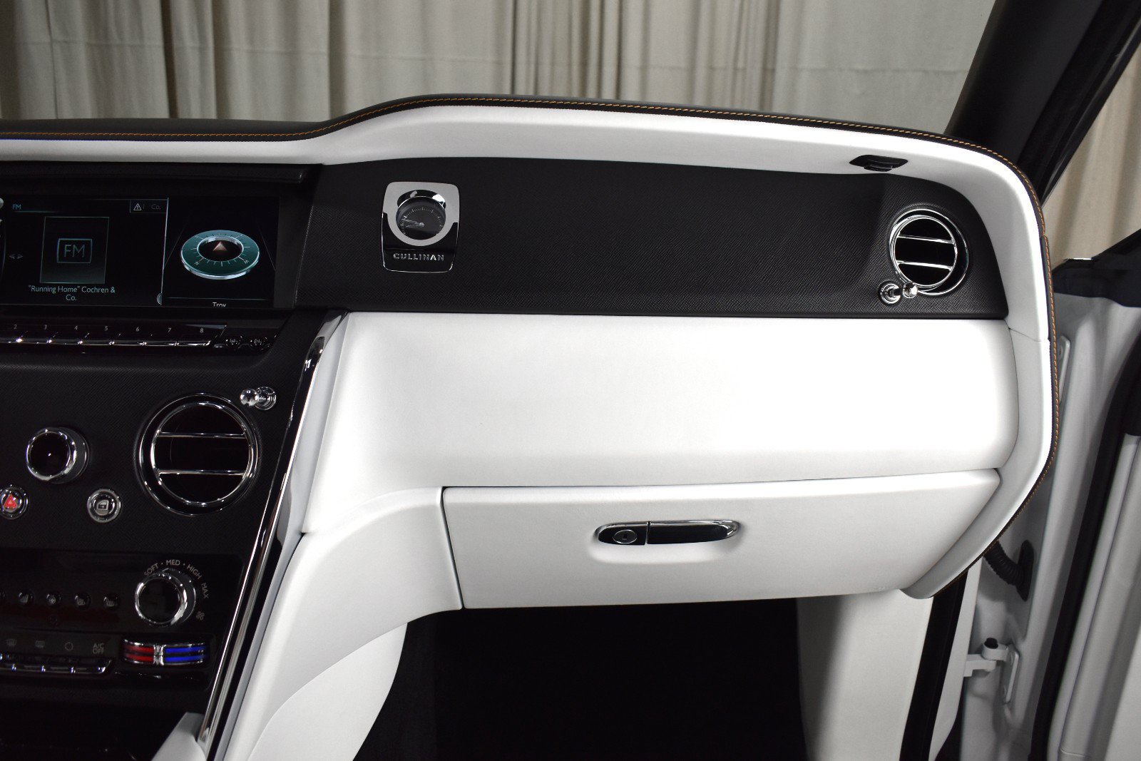 Certified 2023 Rolls-Royce Cullinan AWD/4WD image 23