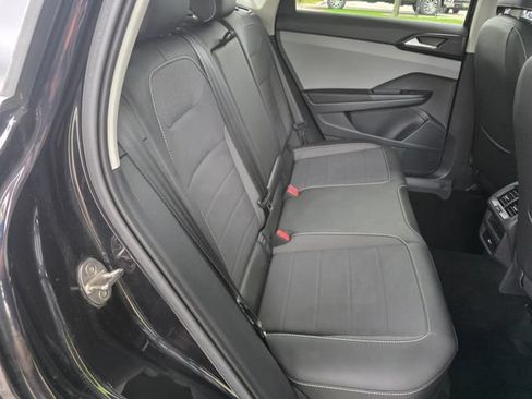 Used 2023 Volkswagen Taos SE w/ Panoramic Sunroof Package AWD/4WD image 13
