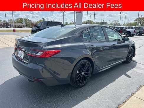 Used 2025 Toyota Camry SE w/ Convenience Package FWD image 18
