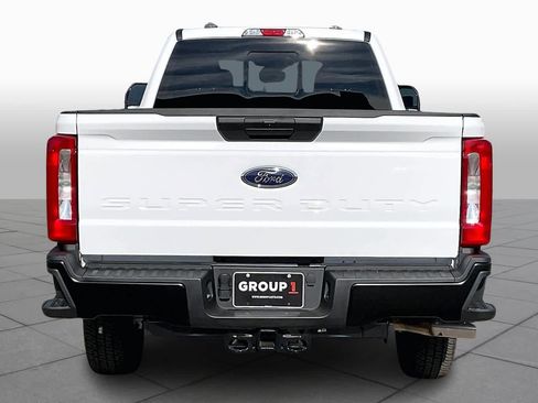 New 2026 Ford F250 XL w/ FX4 Off-Road Package image 4