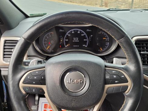 Used 2017 Jeep Grand Cherokee Limited w/ Luxury Group II image 26
