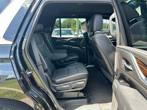 Used 2023 Cadillac Escalade Premium Luxury w/ LPO, Illumination Package AWD/4WD image 45