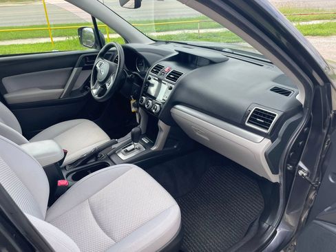 Used 2017 Subaru Forester 2.5i Premium AWD/4WD image 9