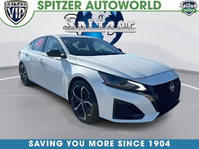 Used 2023 Nissan Altima 2.5 SR w/ SR Premium Package FWD image 1