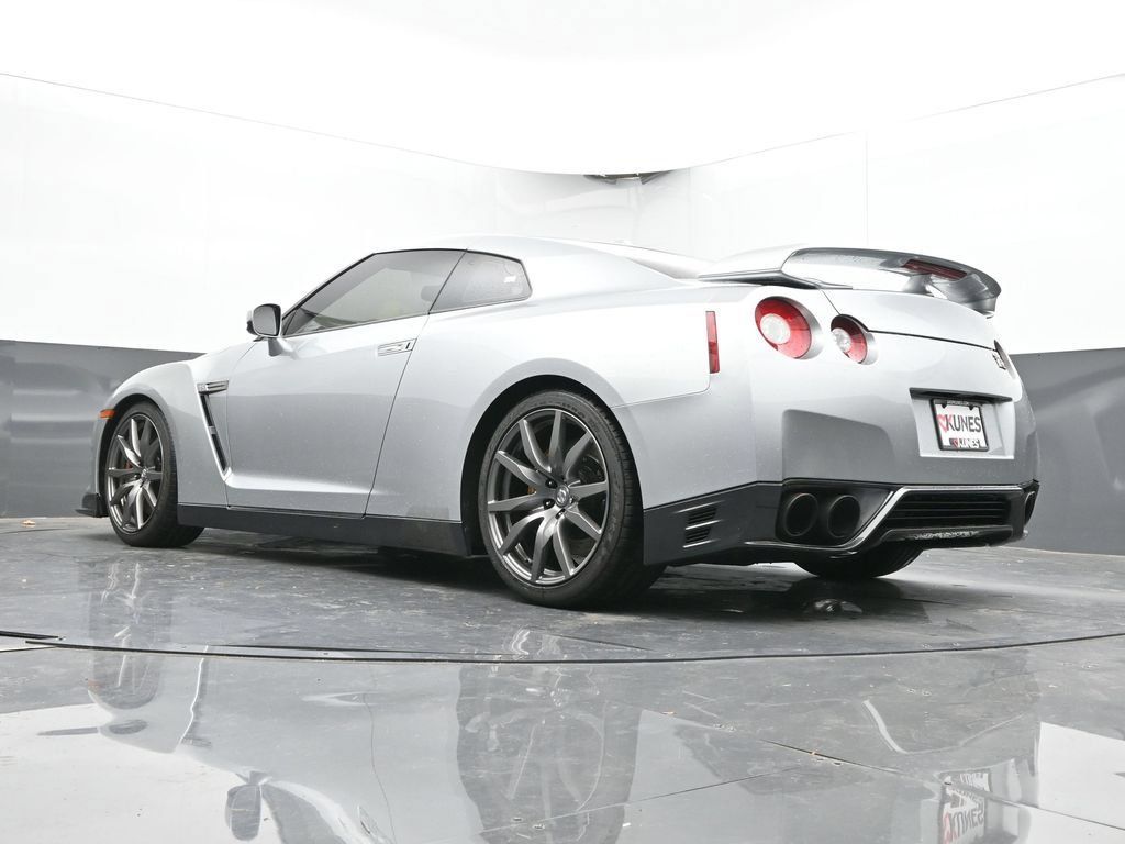 Used 2012 Nissan GT-R Premium AWD/4WD image 49