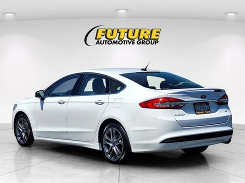 Used 2017 Ford Fusion SE w/ Equipment Group 201A FWD image 6