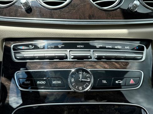Used 2019 Mercedes-Benz E 300 w/ Premium 1 Package image 17