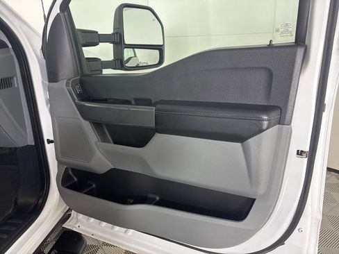 Used 2024 Ford F350 XLT image 23