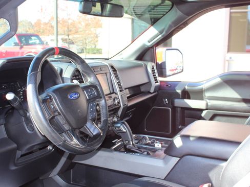 Used 2018 Ford F150 Raptor w/ Equipment Group 802A Luxury image 18
