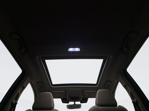 Used 2022 Subaru Forester Limited image 17