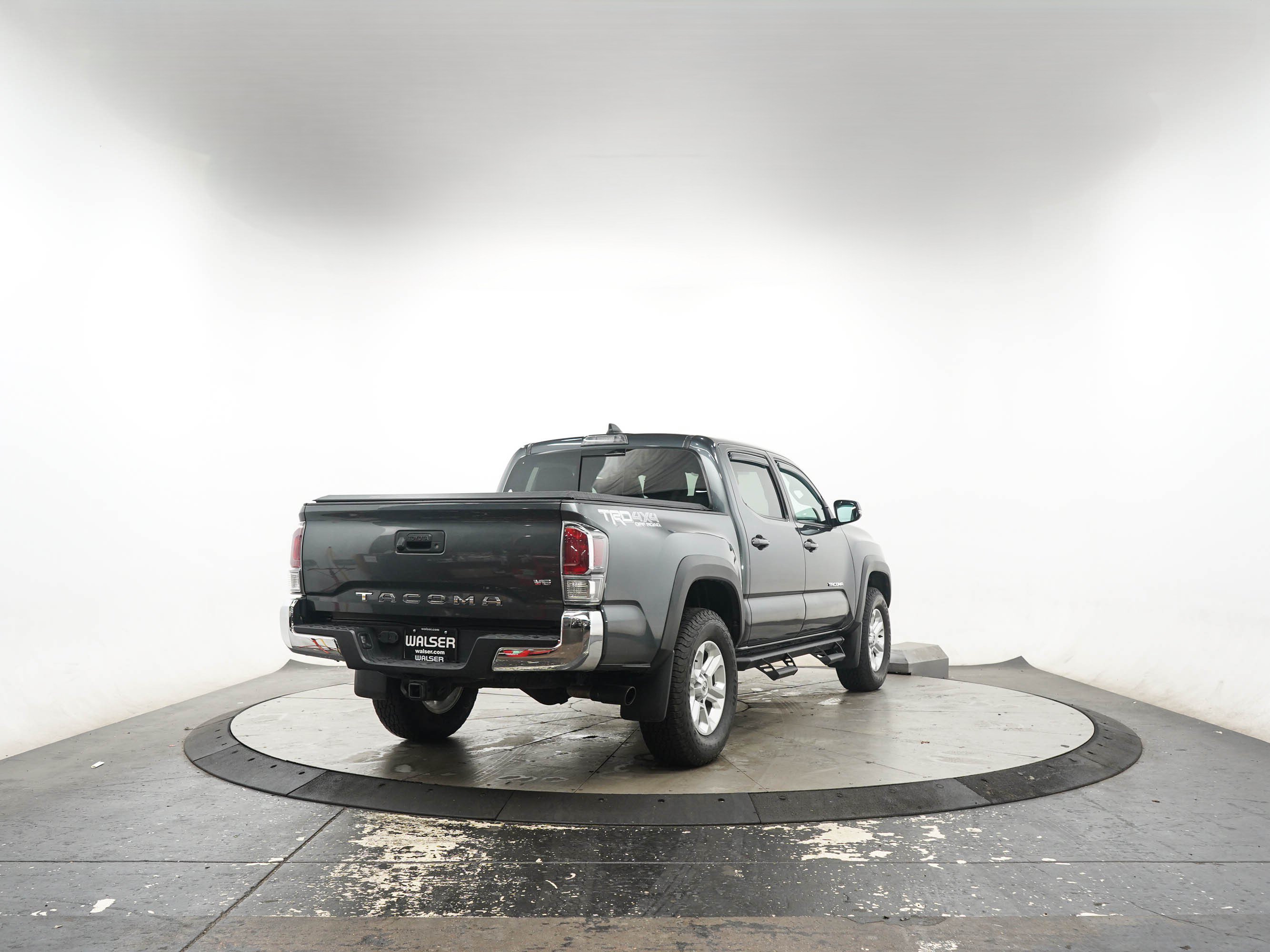 Used 2023 Toyota Tacoma TRD Off-Road AWD/4WD image 5